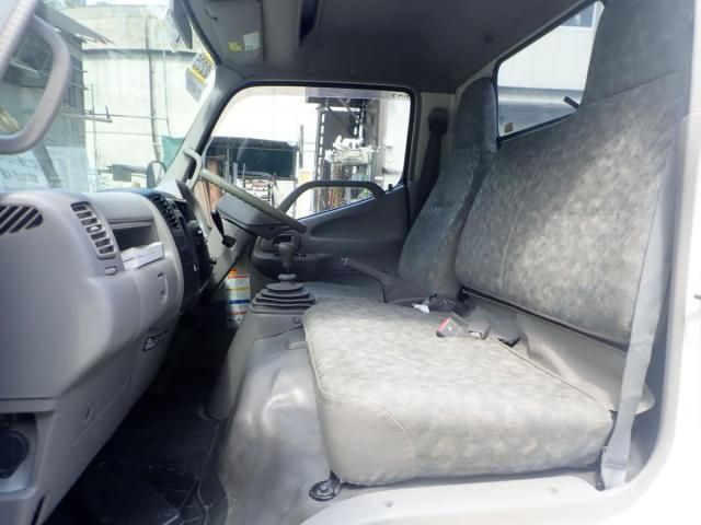 HINO DUTRO 2010 Image 31