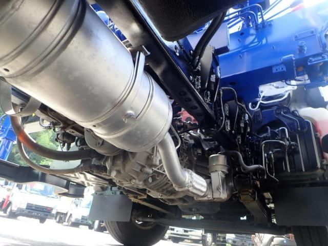 HINO DUTRO 2010 Image 31