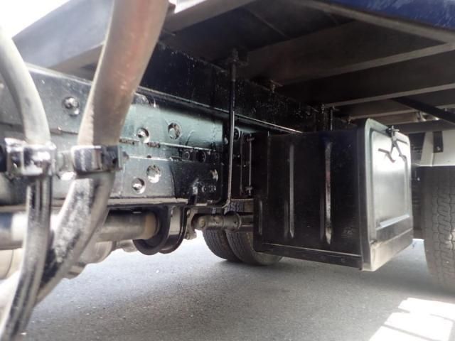 HINO DUTRO 2010 Image 31