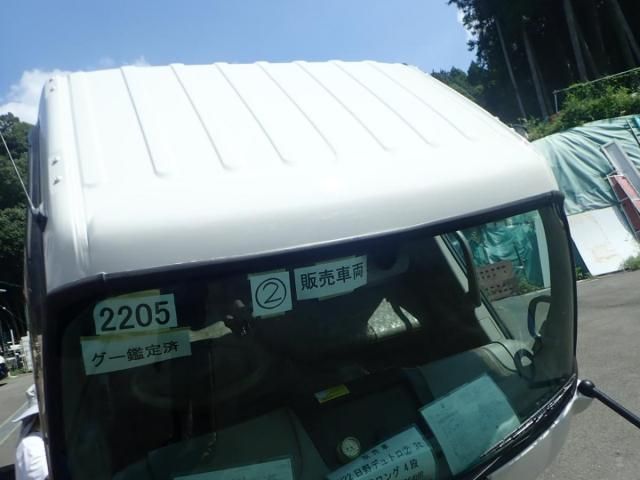 HINO DUTRO 2010 Image 31