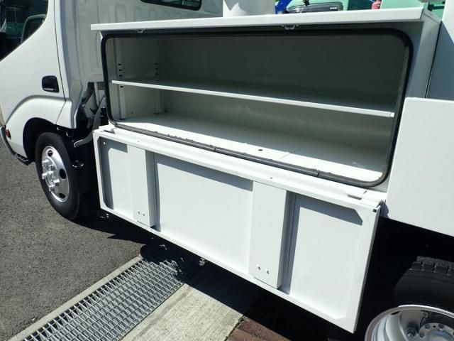 HINO DUTRO 2006 Image 31