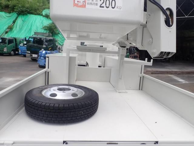 HINO DUTRO 2006 Image 31