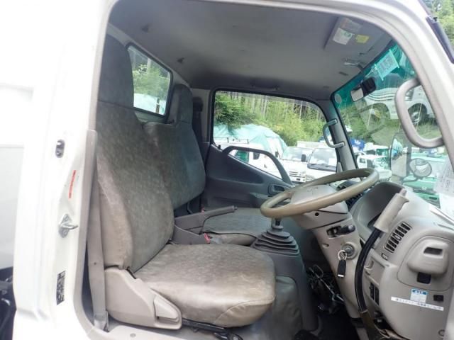 HINO DUTRO 2006 Image 31