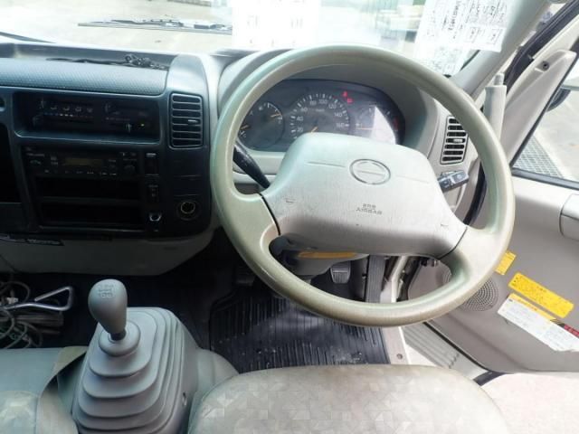 HINO DUTRO 2006 Image 31