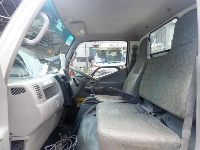 HINO DUTRO 2006 Image 31