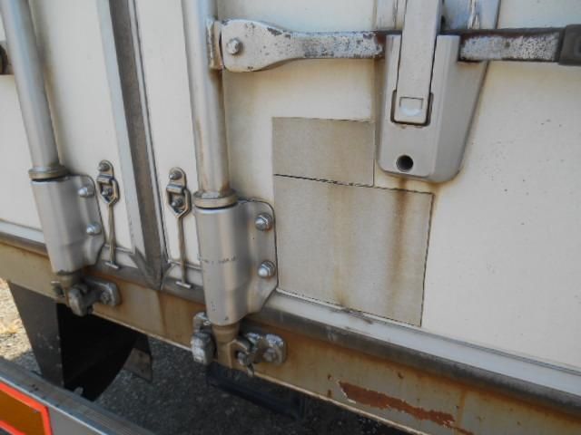 MITSUBISHI FUSOU FIGHTER 2011 Image 31