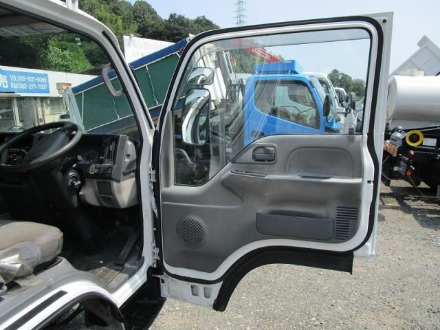 ISUZU ELF 2012 Image 31