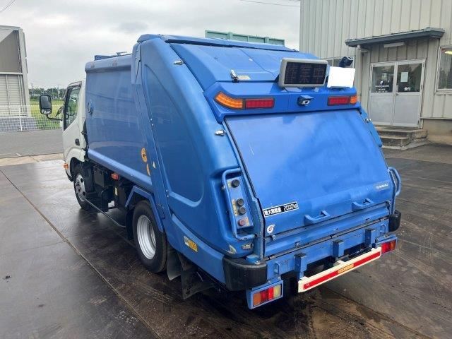 HINO DUTRO 2017 Image 31