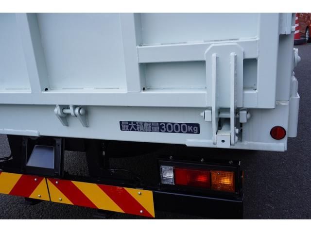 MITSUBISHI CANTER 2024 Image 31