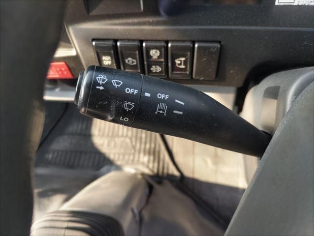 ISUZU ELF 2013 Image 31