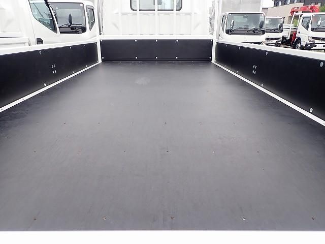 MITSUBISHI CANTER 2024 Image 31