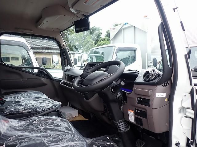 MITSUBISHI CANTER 2024 Image 31