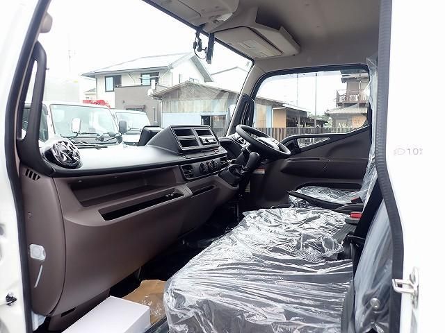 MITSUBISHI CANTER 2024 Image 31