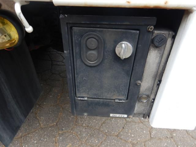 MITSUBISHI CANTER 2013 Image 31