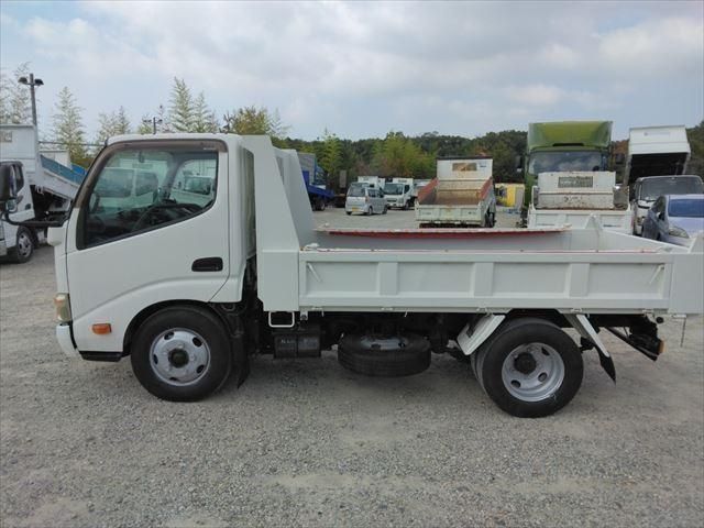 HINO DUTRO 2012 Image 31