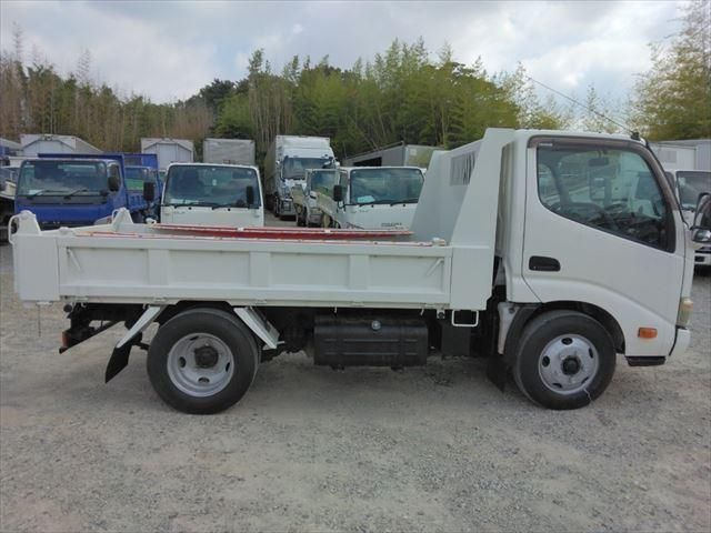 HINO DUTRO 2012 Image 31