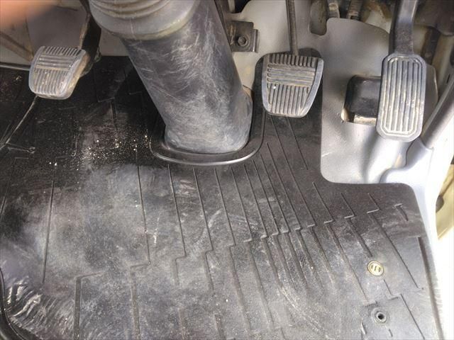 HINO DUTRO 2012 Image 31