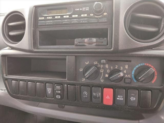 HINO DUTRO 2012 Image 31