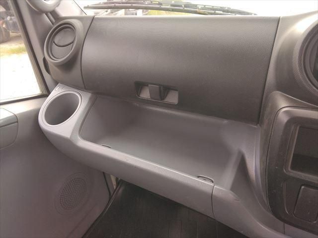 HINO DUTRO 2012 Image 31