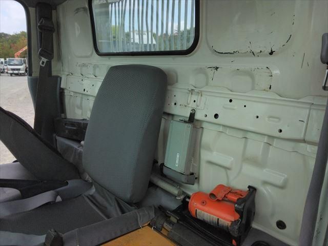 HINO DUTRO 2012 Image 31