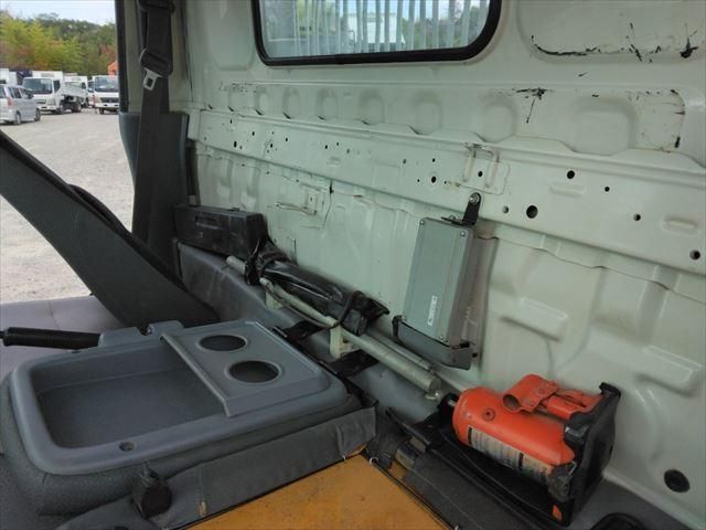 HINO DUTRO 2012 Image 31