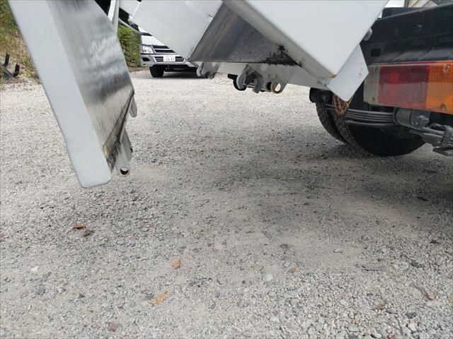 HINO DUTRO 2006 Image 31