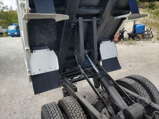 HINO DUTRO 2006 Image 31