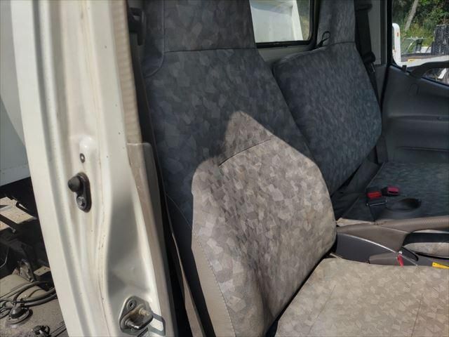 HINO DUTRO 2006 Image 31