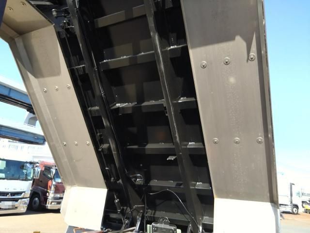 MITSUBISHI FUSOU SUPER GREAT 2023 Image 31