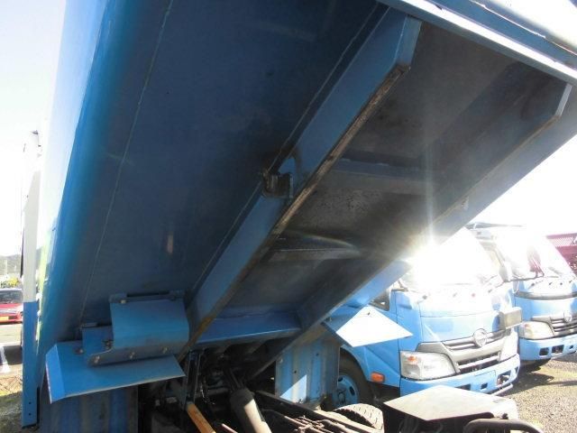 HINO DUTRO 2013 Image 31