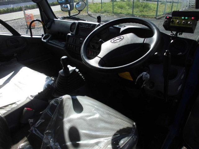 HINO DUTRO 2013 Image 31