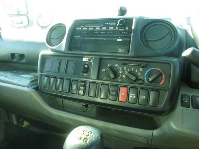 HINO DUTRO 2013 Image 31