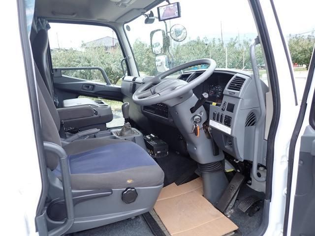 MITSUBISHI FUSOU FIGHTER 2014 Image 31