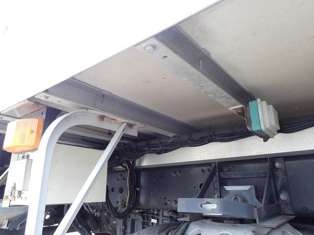 MITSUBISHI FUSOU FIGHTER 2014 Image 31