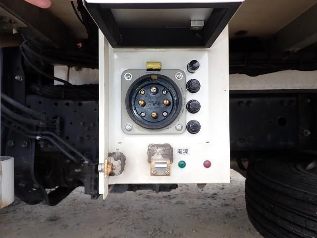 MITSUBISHI FUSOU FIGHTER 2014 Image 31