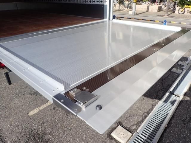 MITSUBISHI CANTER 2024 Image 31