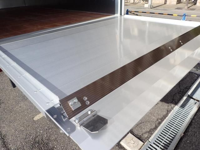 MITSUBISHI CANTER 2024 Image 31