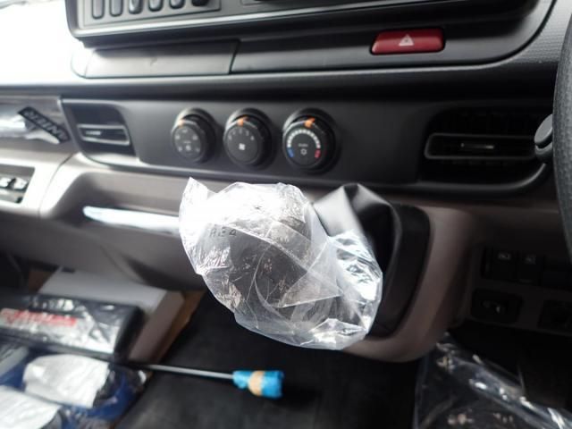 MITSUBISHI CANTER 2024 Image 31