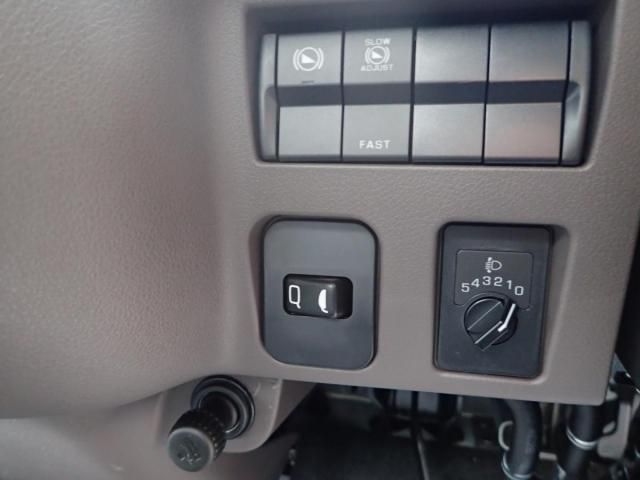 MITSUBISHI CANTER 2024 Image 31