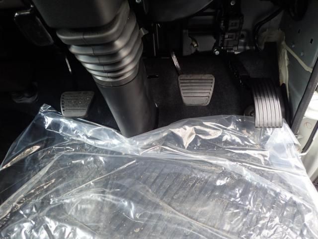 MITSUBISHI CANTER 2024 Image 31