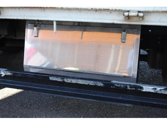 HINO DUTRO 2018 Image 31