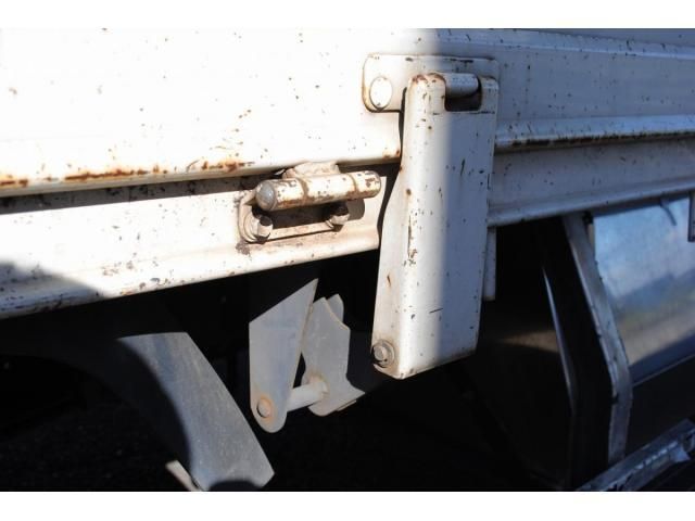 HINO DUTRO 2018 Image 31