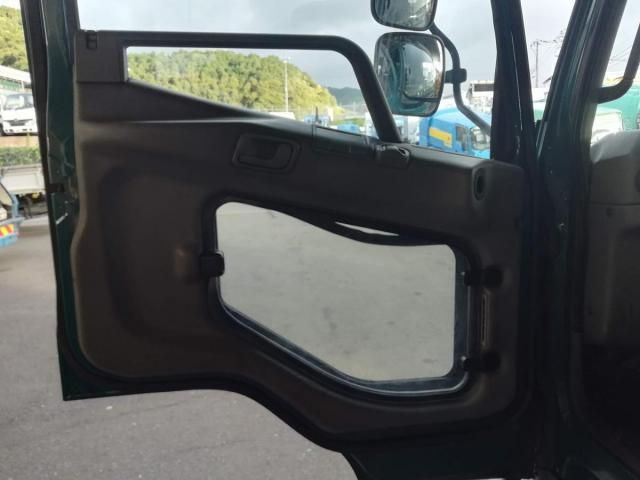 MITSUBISHI FUSOU FIGHTER 2001 Image 31