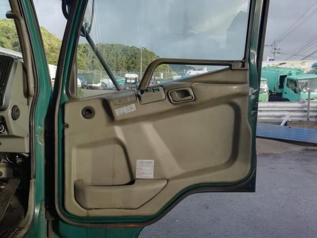 MITSUBISHI FUSOU FIGHTER 2001 Image 31