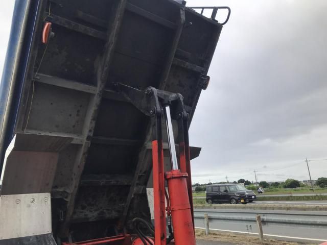 MITSUBISHI FUSOU FIGHTER 2010 Image 31