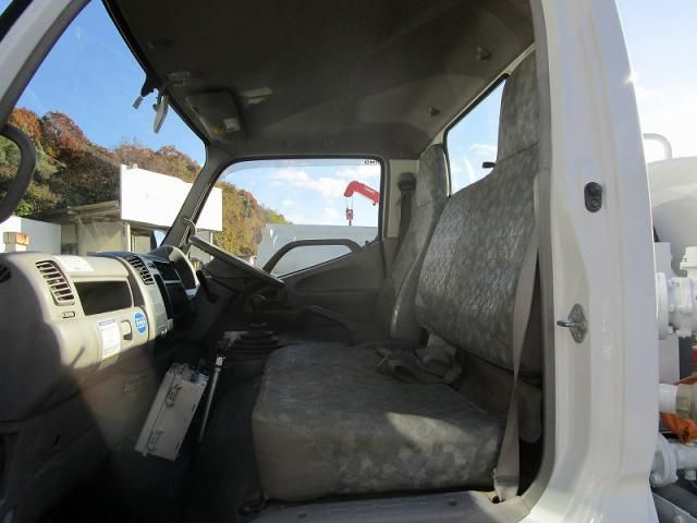 HINO DUTRO 2008 Image 31