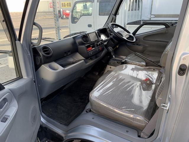 HINO DUTRO 2017 Image 31