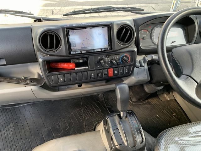 HINO DUTRO 2017 Image 31