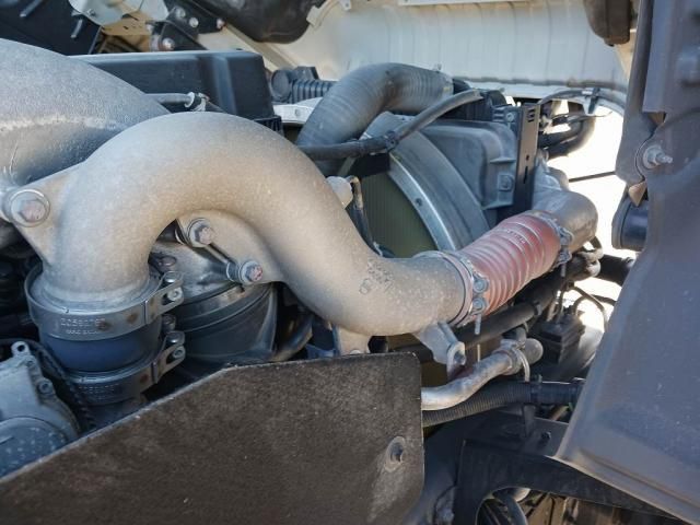 NISSAN DIESEL QUON 2018 Image 31