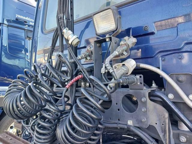 NISSAN DIESEL QUON 2018 Image 31